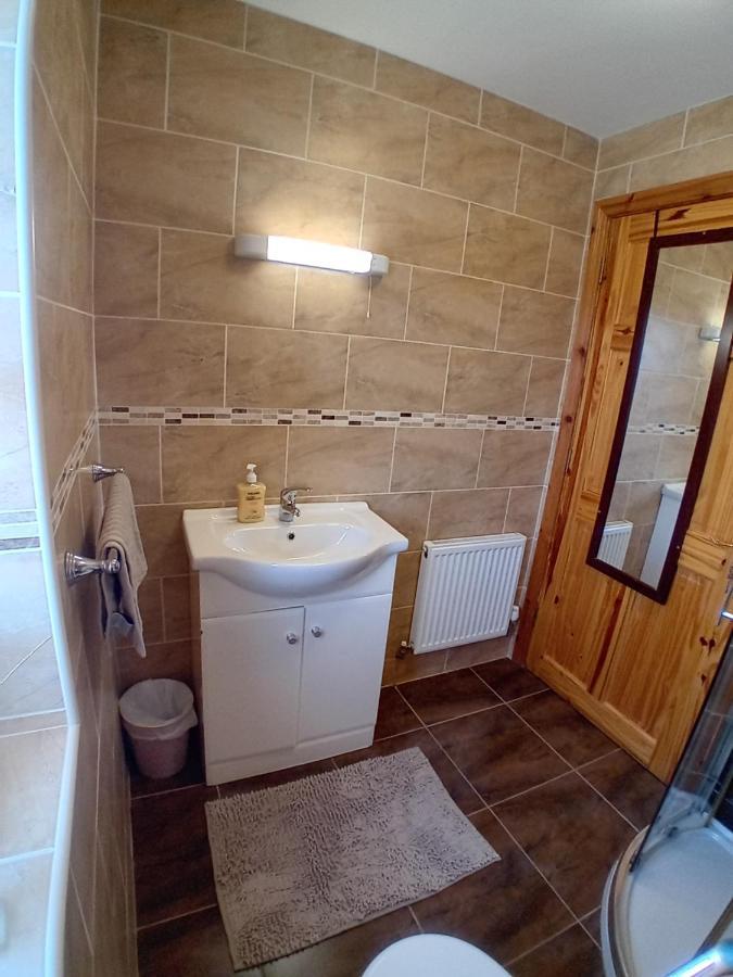 The Red Door Townhouse Apartment آردارا المظهر الخارجي الصورة