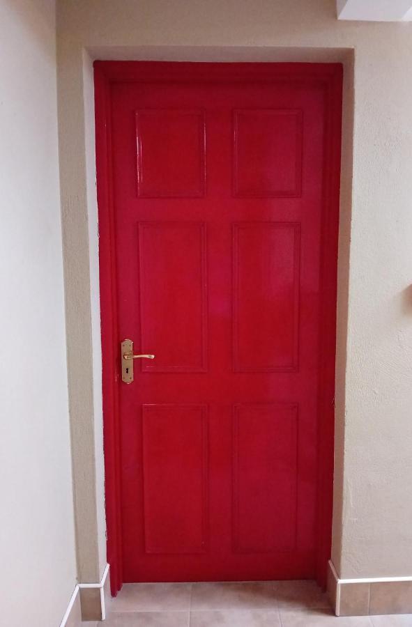 The Red Door Townhouse Apartment آردارا المظهر الخارجي الصورة